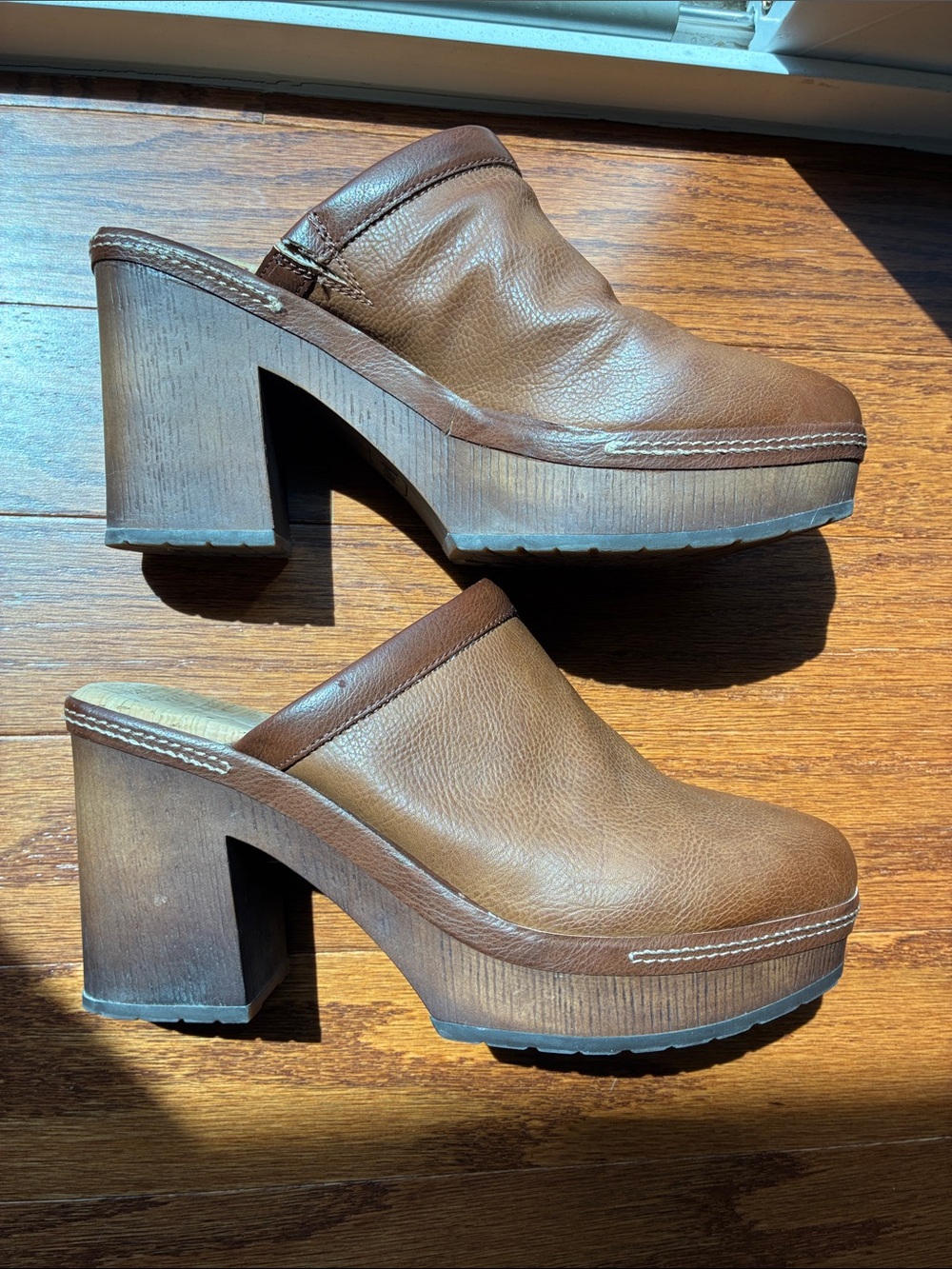 Korks Brown Leather Platform Clog Heels - 8.5